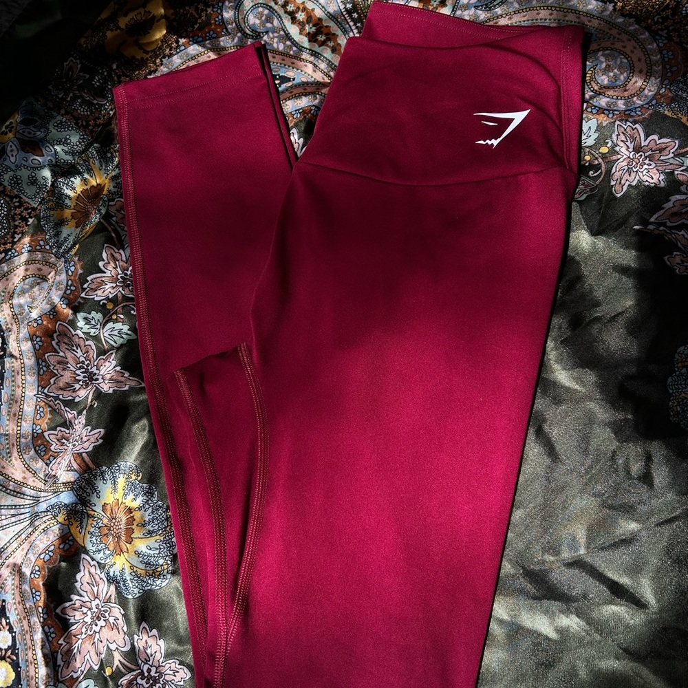 Burgundy Gym Shark Leggings.